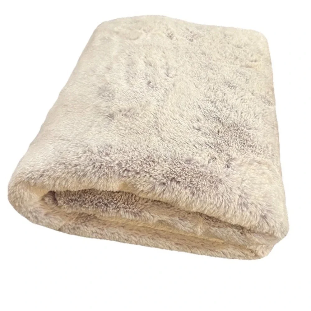 Pier 1 Imports Faux‎ Mink Fur Throw Luxury Blanket Shag Silver Gray 50x60